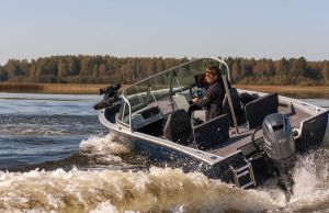 Boat VIZION 470 Blue Chrome