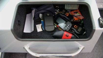 Boat VIZION 440CS Glove Box