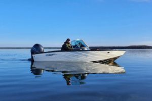 Boat VIZION 500 Chrome White