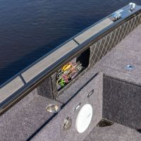 vizion boat 560 side compartment