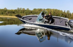 Boat VIZION 470 Blue Chrome