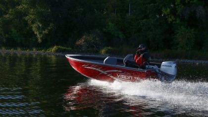 Boat VIZION 440RS Red