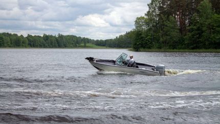 Boat VIZION 470 White Chrome