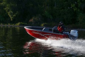 Boat VIZION 440RS Red