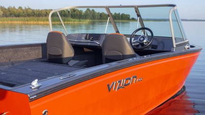 Boat VIZION 500 Rear View